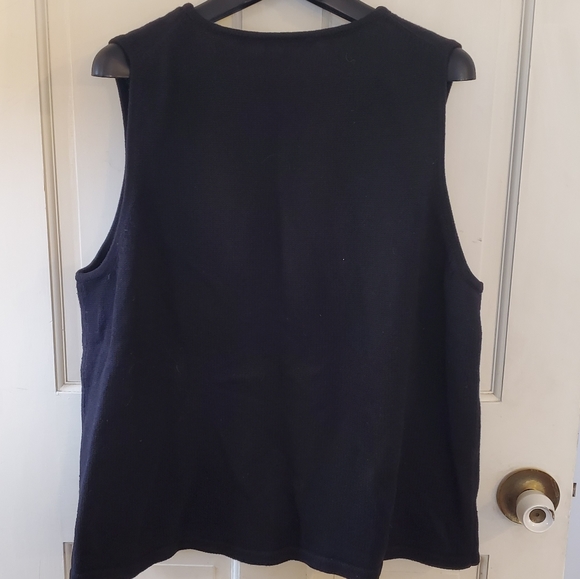 Crazy Horse Christmas vest - Picture 3 of 5